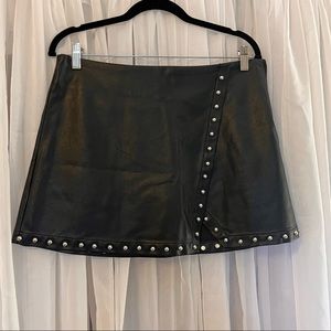 Faux leather skirt, shirt lining under leather